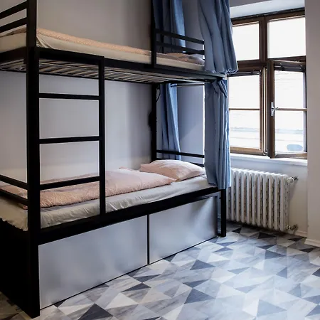 ホステル イレブン