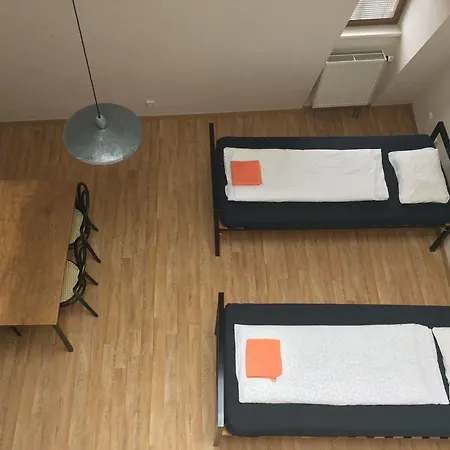 イレブン ホステル *