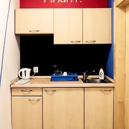 イレブン ホステル *