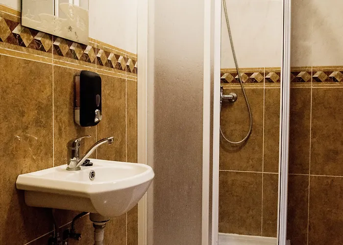 אכסניה Eleven *