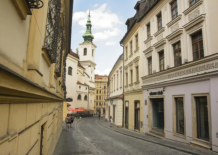 אכסניה Eleven *