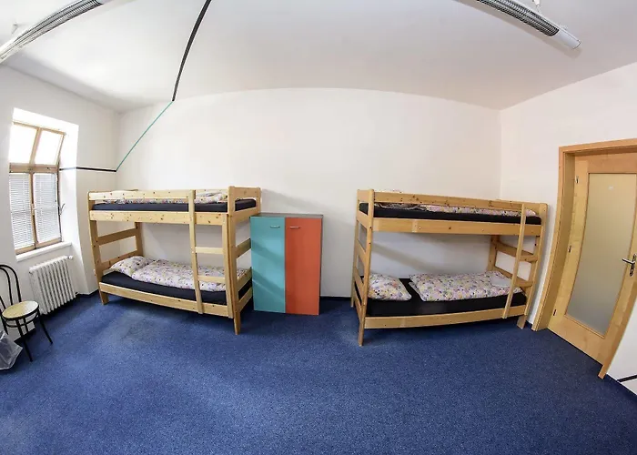 אכסניה Eleven *